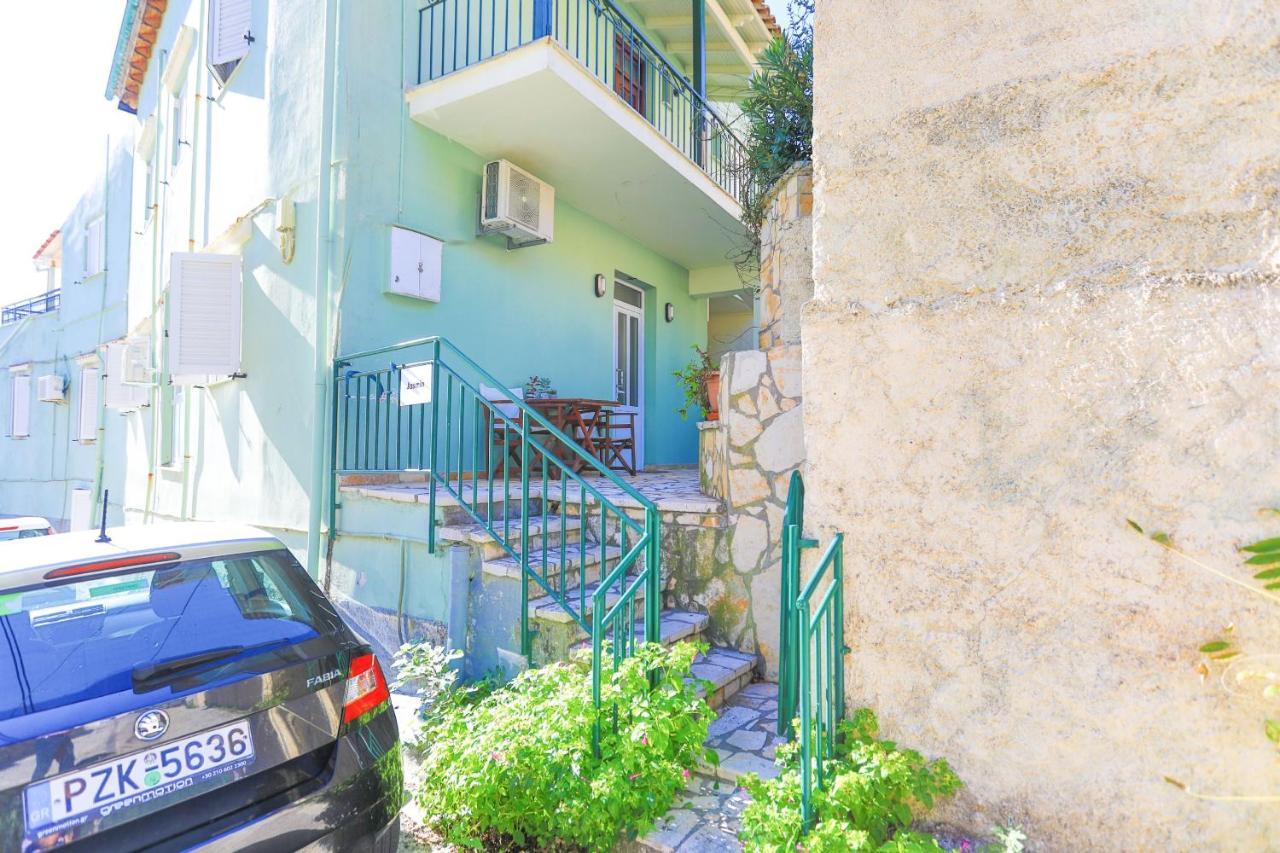 ניסקי Kaminaki Beachfront Apartments מראה חיצוני תמונה