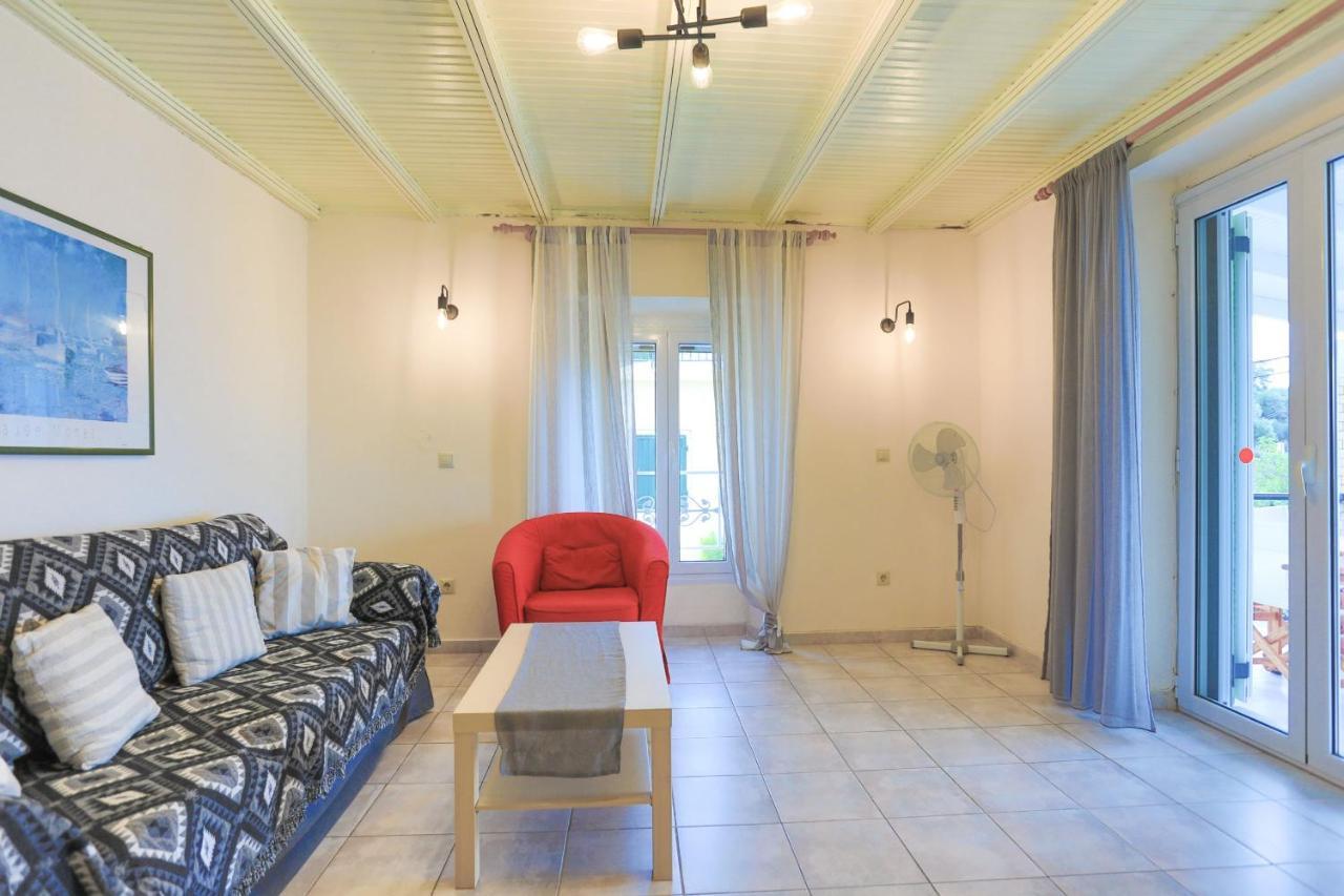 ניסקי Kaminaki Beachfront Apartments מראה חיצוני תמונה
