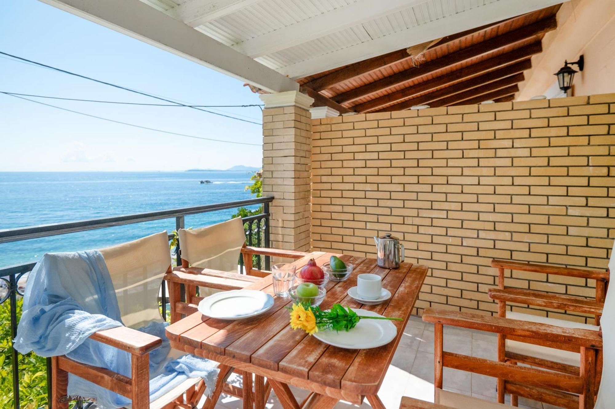 ניסקי Kaminaki Beachfront Apartments מראה חיצוני תמונה