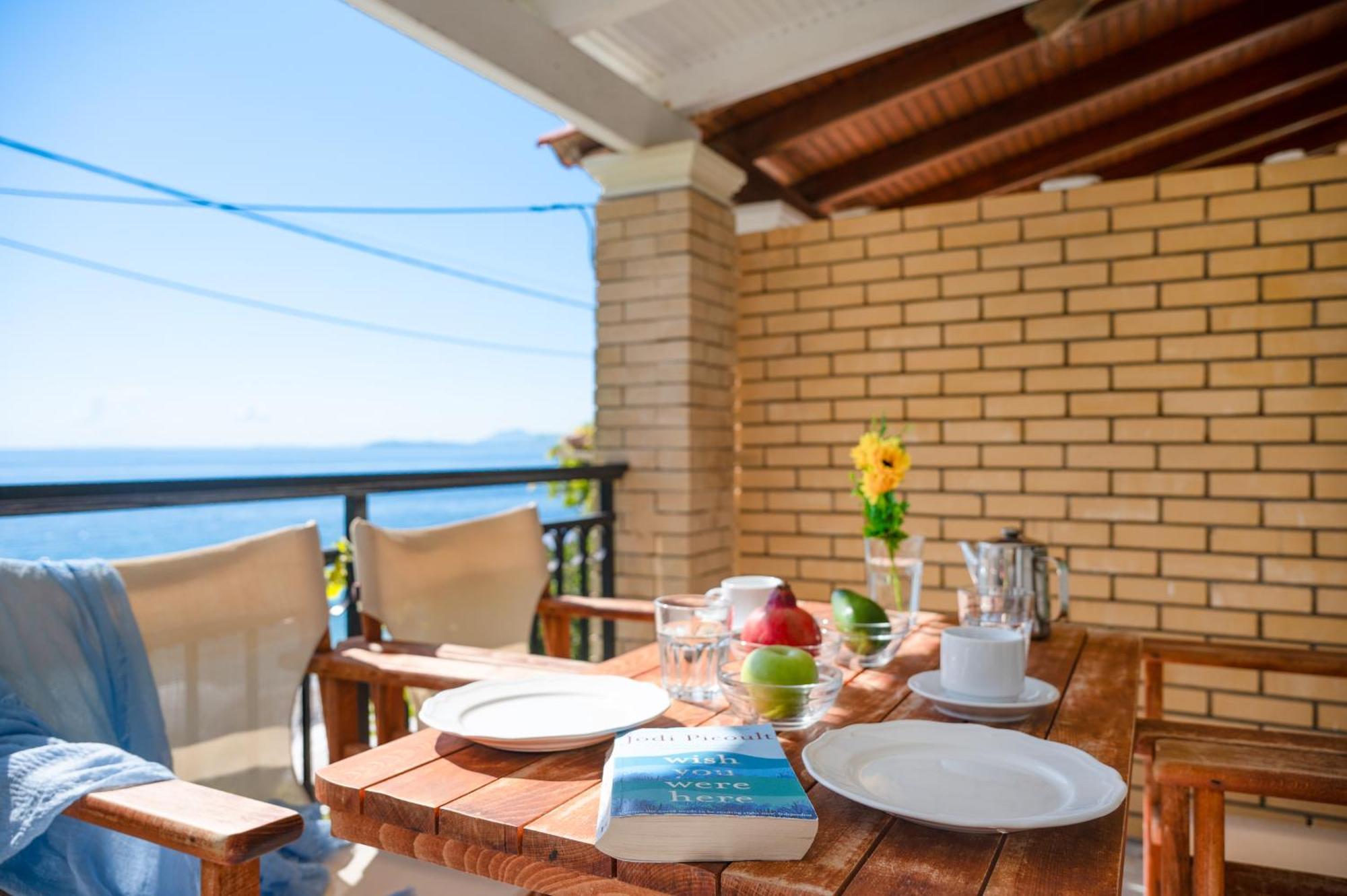 ניסקי Kaminaki Beachfront Apartments מראה חיצוני תמונה